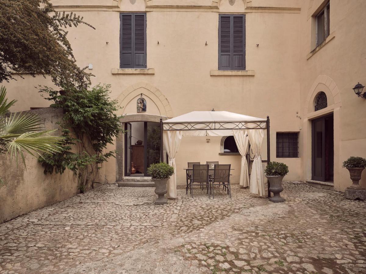 Agriturismo Castello Santa Margherita Cori Luaran gambar