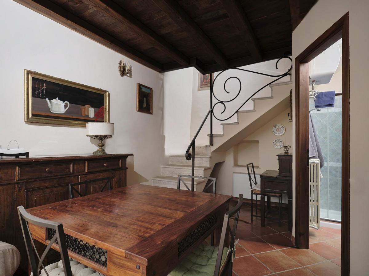 Agriturismo Castello Santa Margherita Cori Luaran gambar