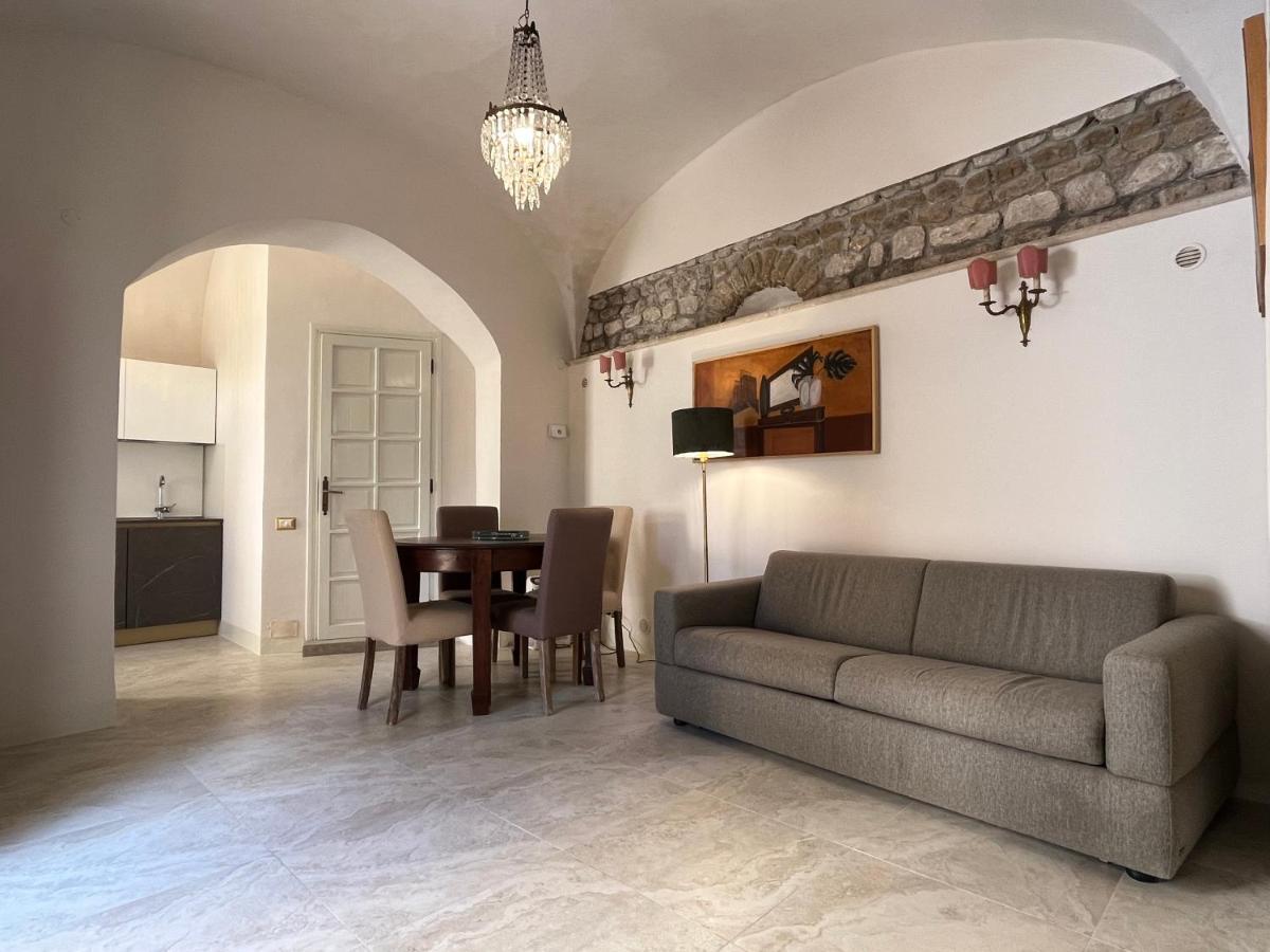 Agriturismo Castello Santa Margherita Cori Luaran gambar