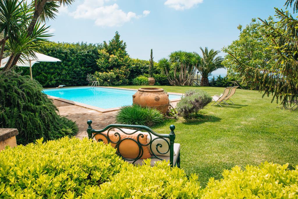 Agriturismo Castello Santa Margherita Cori Luaran gambar