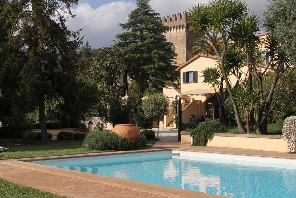 Agriturismo Castello Santa Margherita Cori Luaran gambar