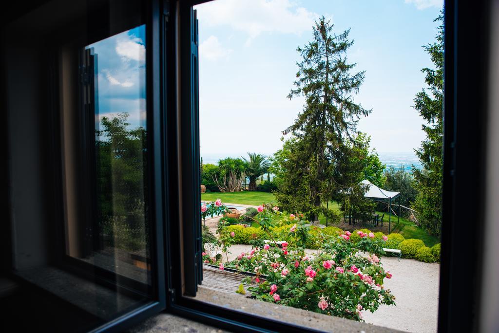 Agriturismo Castello Santa Margherita Cori Luaran gambar